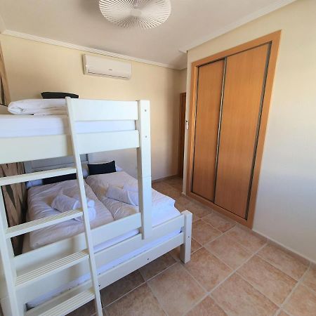 Appartement Chilledholidays à Torrevieja Extérieur photo