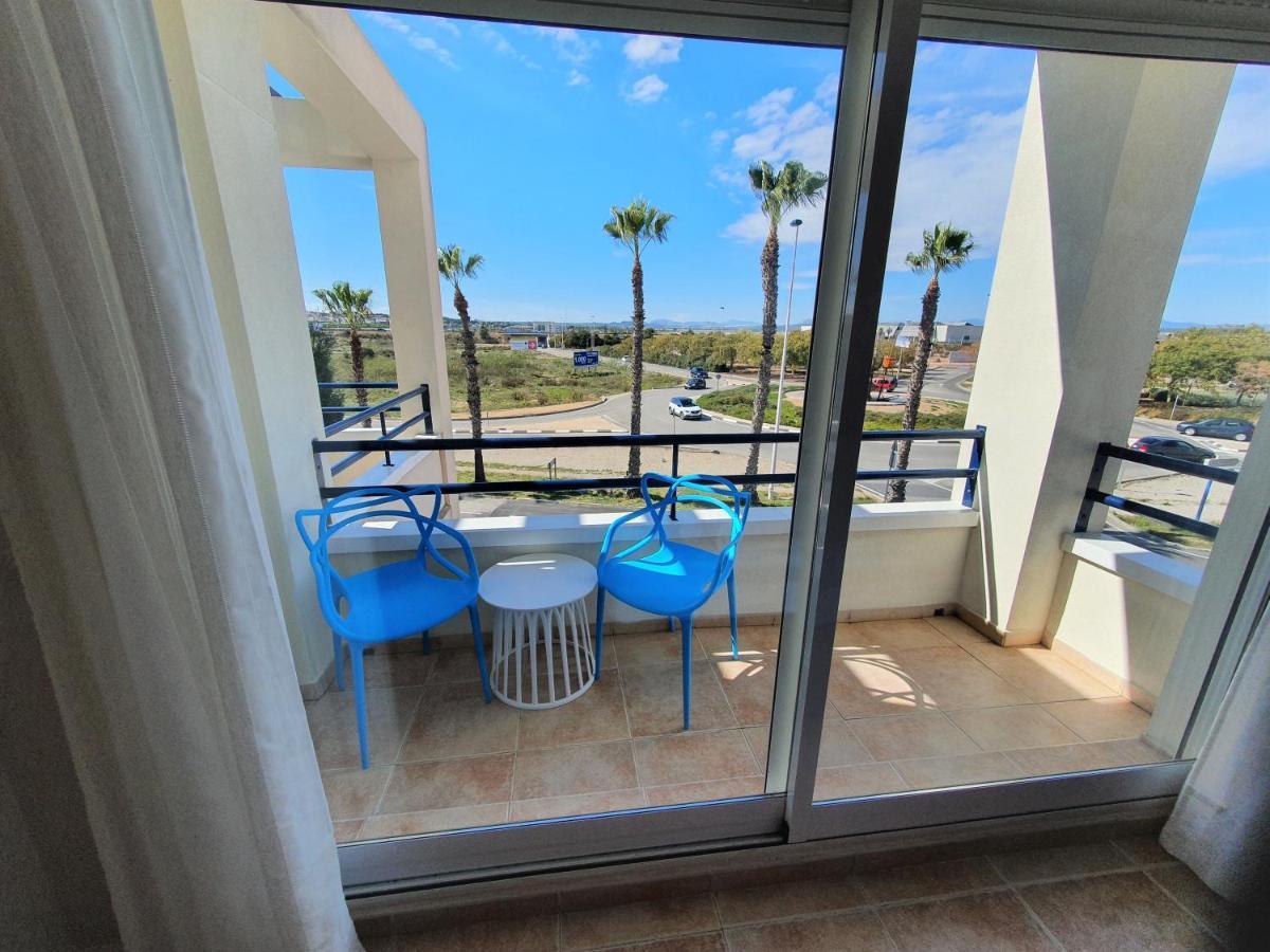 Appartement Chilledholidays à Torrevieja Extérieur photo